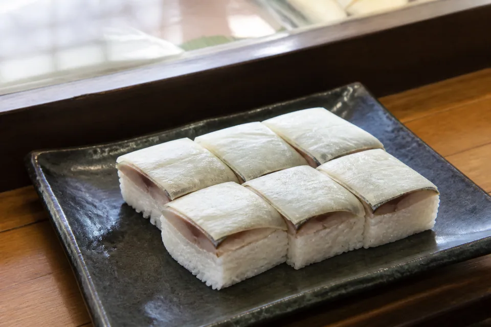 Osaka battera · Oshizushi · pressed sushi