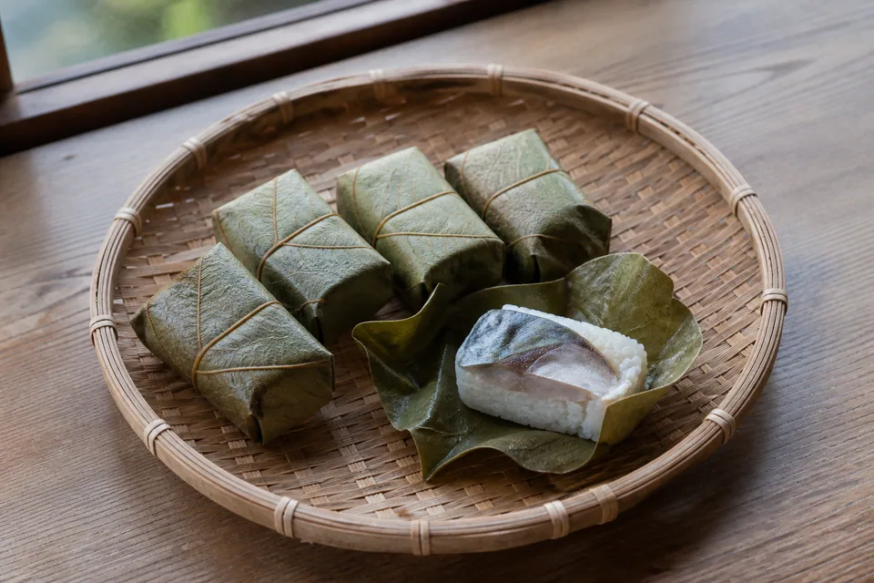 Nara kakinoha-zushi · Leaf-wrapped pressed sushi