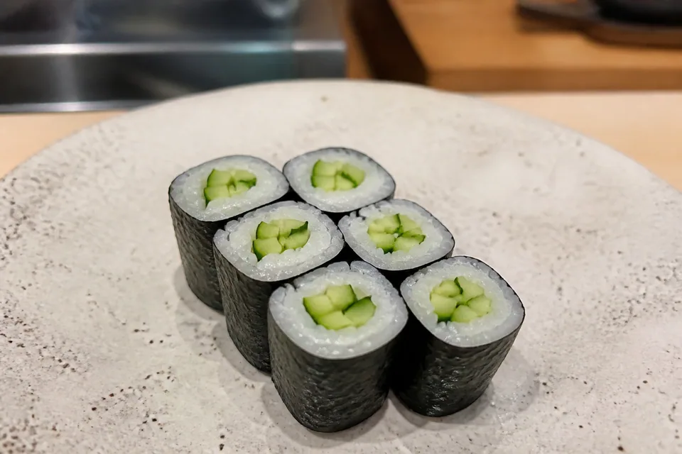 Cucumber roll (kappamaki) · Hosomaki · thin roll