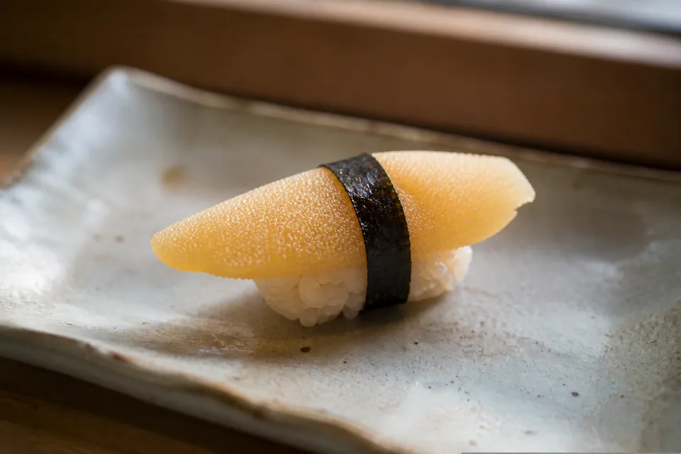 Herring roe (kazunoko) · Nigiri with nori belt