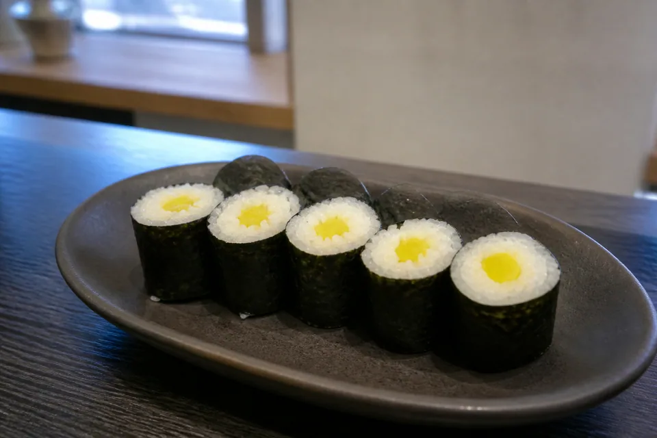 Pickled daikon roll · Hosomaki · thin roll