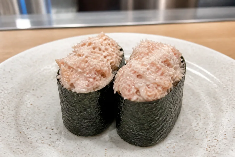 Tuna mayo gunkan · Gunkan-maki